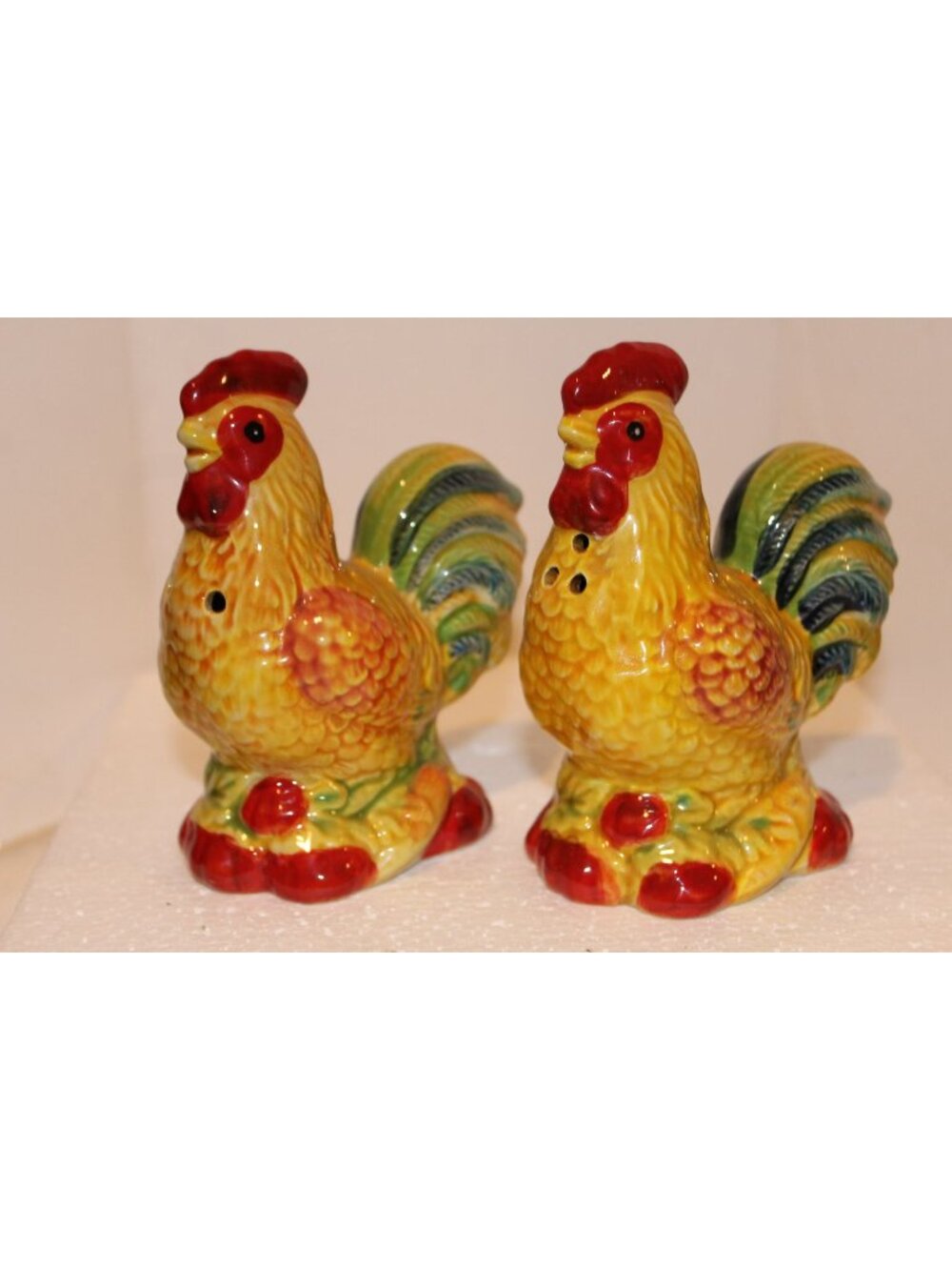 Salt & Pepper Shakers - Roosters 4"
